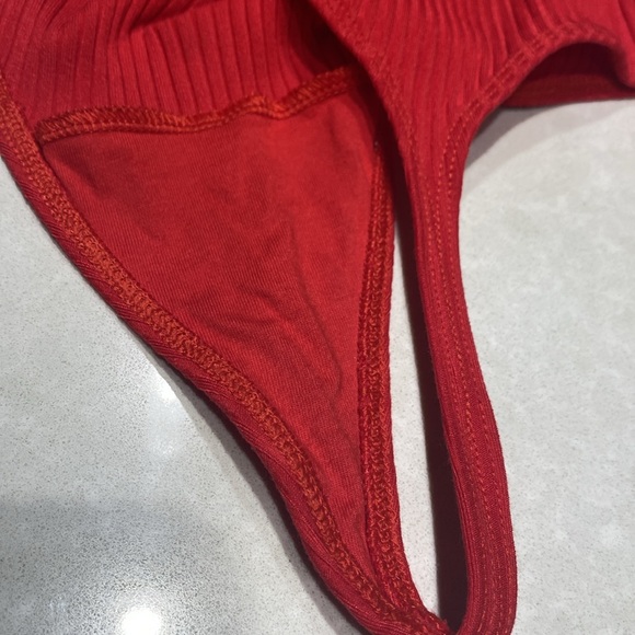 New Aritzia Wilfred Ribbed Annecy Bodysuit Red Size M with tags ⭐️⭐️⭐️⭐️ - Picture 14 of 17